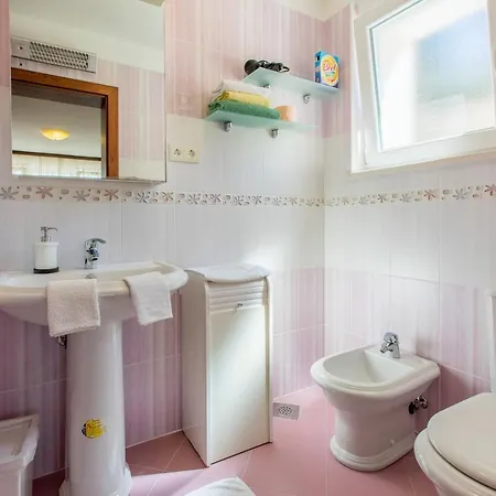 Robic Apartman *