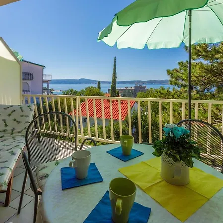 Robic Apartament *