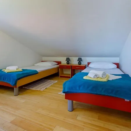 Apartment Robic *