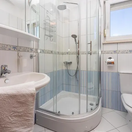 Robic Apartman *