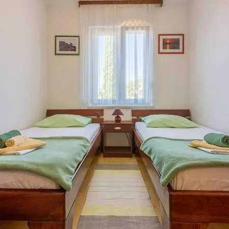 Apartment Robic *